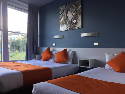 Waterfront Lodge Motel - New South Wales Tourism  1