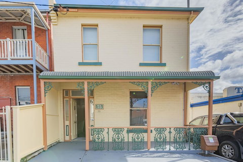 4 Bedroom House - Hobart CBD - Free Parking - Free WIFI - New South Wales Tourism  14