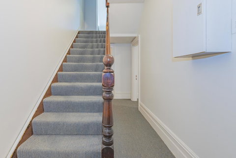 4 Bedroom House - Hobart CBD - Free Parking - Free WIFI - New South Wales Tourism  7