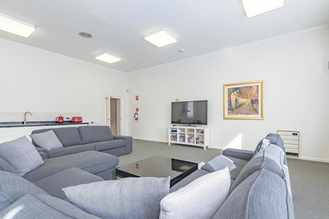 4 Bedroom House - Hobart CBD - Free Parking - Free WIFI - New South Wales Tourism  12