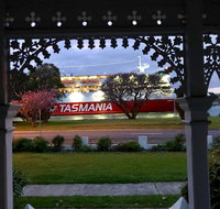 Riverbank villa - 4 bedroom house villa - New South Wales Tourism 