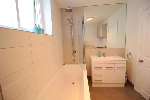 Trinity Hill Apartments - New South Wales Tourism  22