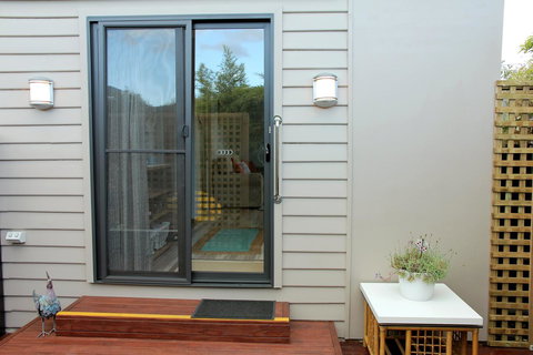 Kingston Beach-House Retreat - New South Wales Tourism  0