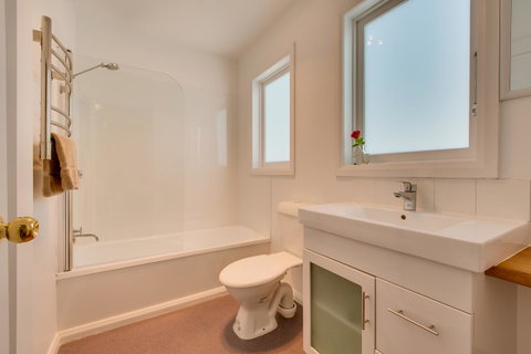 Rosehaven Cottage - New South Wales Tourism  16