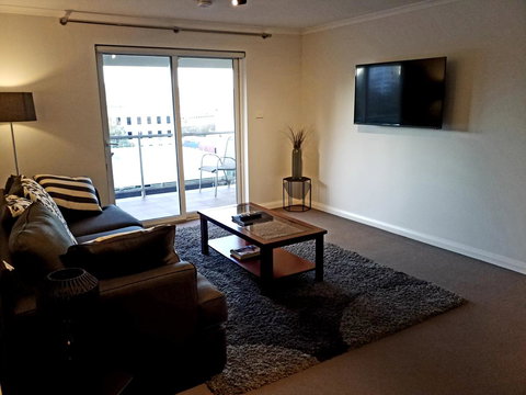 Hampden At Battery Point - New South Wales Tourism  21