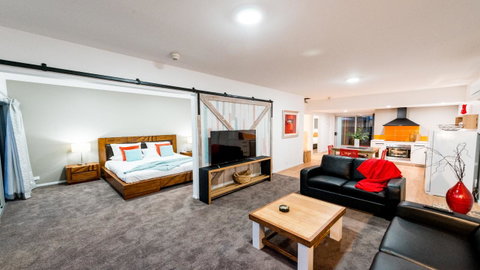 Ulverstone River Edge HolidayApartments - New South Wales Tourism  18