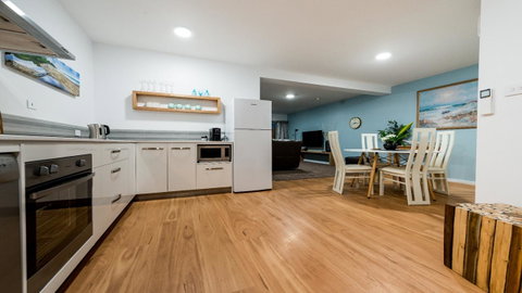 Ulverstone River Edge HolidayApartments - New South Wales Tourism  20