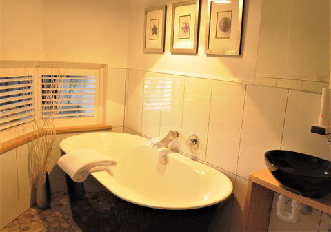 Ulverstone River Edge HolidayApartments - New South Wales Tourism  13