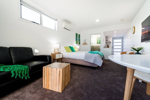 Ulverstone River Edge HolidayApartments - New South Wales Tourism  3