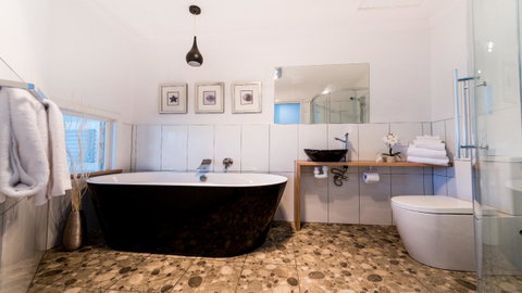 Ulverstone River Edge HolidayApartments - New South Wales Tourism  19