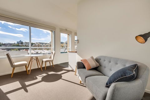 Salamanca Galleria Apartments - New South Wales Tourism  4