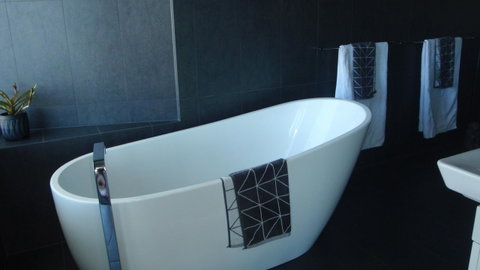 Quarry House Luxury Retreat - New South Wales Tourism  15
