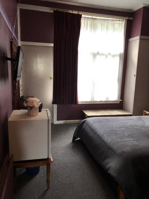 Mount Black Lodge - New South Wales Tourism  9