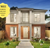 NEW Inner Melb Luxury Modern Grand Holiday House - Great Location Wifi Parking