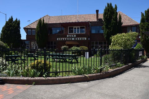 New Ivanhoe Hotel - New South Wales Tourism  0