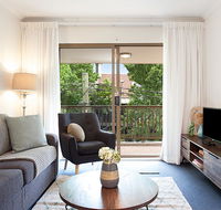 Newly-furnished 2-Bed Apartment with Gym and Pool - New South Wales Tourism 