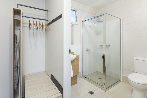 Nightcap At Edge Hill Tavern - New South Wales Tourism  3