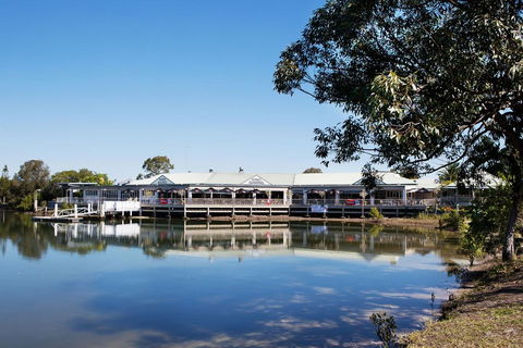 Nightcap At Waterfront Hotel - New South Wales Tourism  0