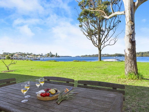 Noddys Riverside - New South Wales Tourism  0