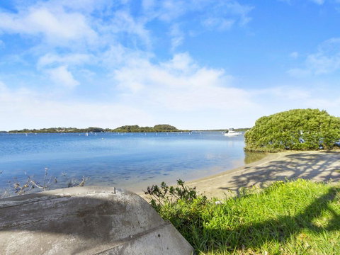 Noddys Riverside - New South Wales Tourism  2
