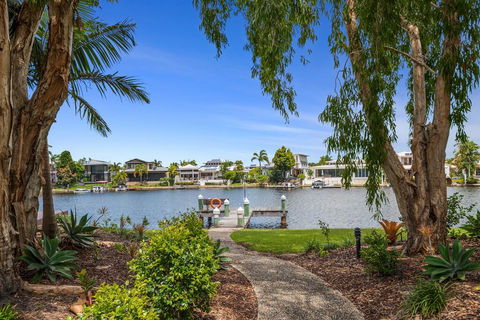 Noosa Entrance 2 Bedroom Garden Side Townhouse. - New South Wales Tourism  1