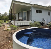 Noosa Hinterland Country Cottage 'Tru-Blu' - New South Wales Tourism 