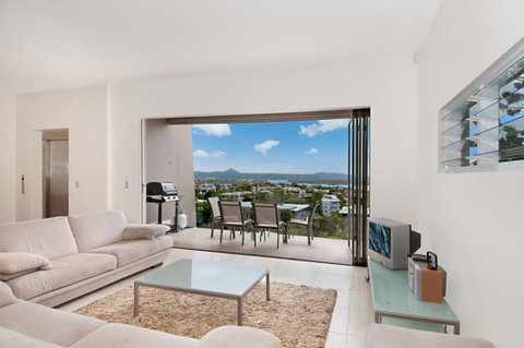 Noosa Penthouse Close To Hastings Street - Unit 2 Vue, 28 Edgar Bennett Ave - New South Wales Tourism  2