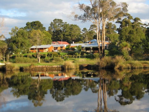 Nornalup Riverside Chalet - New South Wales Tourism  1