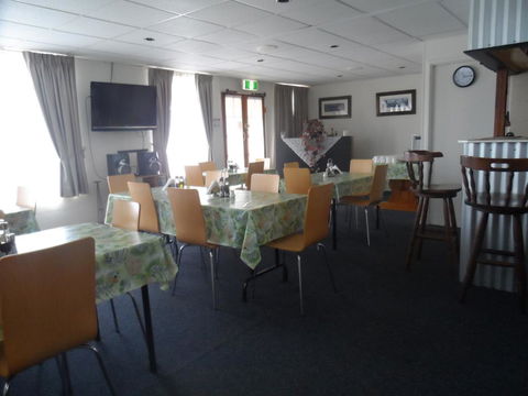 Oakey Motel - New South Wales Tourism  1