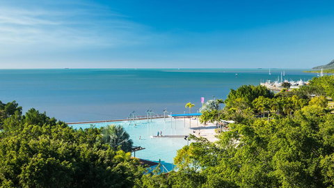 Oaks Cairns Hotel - New South Wales Tourism  1