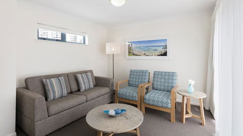 Oaks Gold Coast Calypso Plaza Suites - New South Wales Tourism  1