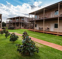 Oasis Newman - New South Wales Tourism 