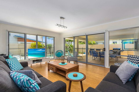 Ocean Blue On Salt Beach - New South Wales Tourism  1