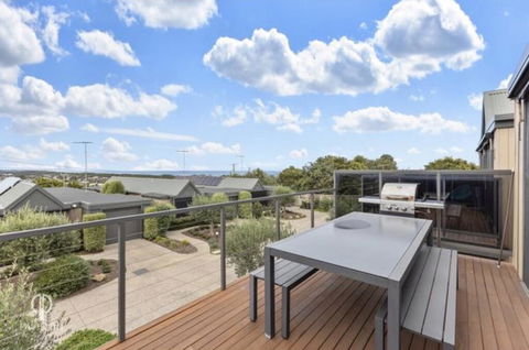 Ocean Grove House With Fantastic Ocean Views - New South Wales Tourism  2