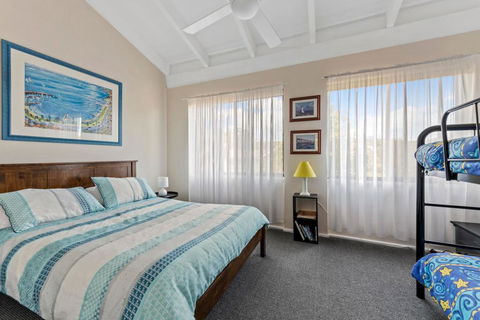 Ocean St Holiday Apartment - New South Wales Tourism  0