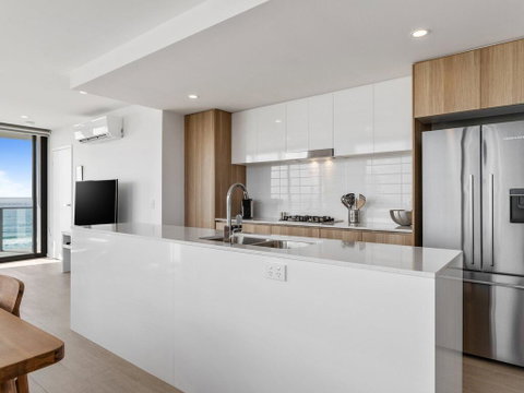 Ocean Views Apartment With Rooftop Pool - New South Wales Tourism  2