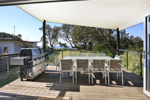 Oceanside @ Culburra - Pet Friendly Absolute Beachfront - New South Wales Tourism  3