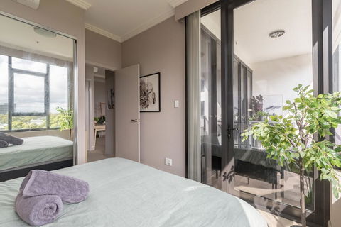 Olympic Park Near Qudos Bank Arena King Bed 1BR 1Bath Sleeps 6 Air-cond Parking - New South Wales Tourism  2