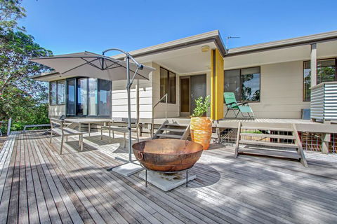 On The Hill At Metung - New South Wales Tourism  0