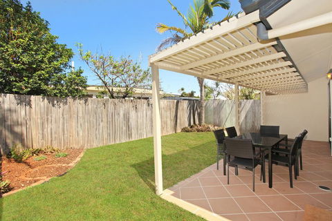 Oomoo 27b - 4 BDRM Townhouse - Close To Beaches - New South Wales Tourism  1