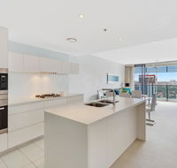 Oracle - 5 Star Luxury - Level 25 - New South Wales Tourism 