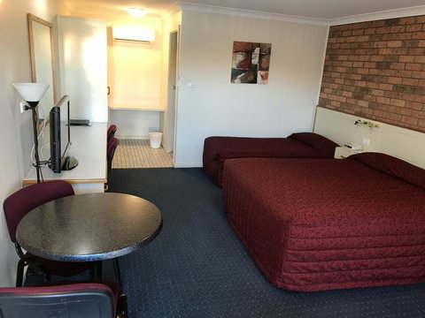 Orange Motor Lodge - New South Wales Tourism  2
