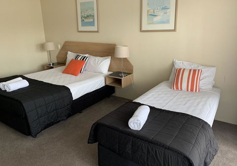 Outrigger Burleigh - New South Wales Tourism  2