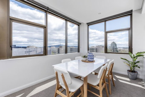 Oversized Luxe 1 Bedder - Amazing Barton - Gym - New South Wales Tourism  3