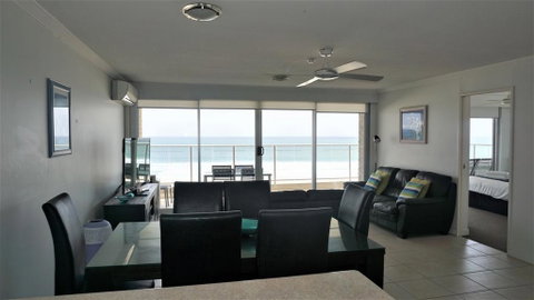Pacific Surf Absolute Beachfront Apartments - New South Wales Tourism  3