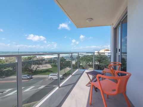 Pacific Towers Unit 4, 19 Ormonde Tce Kings Beach - New South Wales Tourism  3