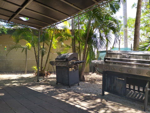 Palm Court Backpackers - New South Wales Tourism  2