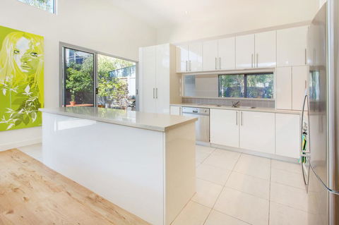 PALM COURT RETREAT - MORNINGTON - New South Wales Tourism  3