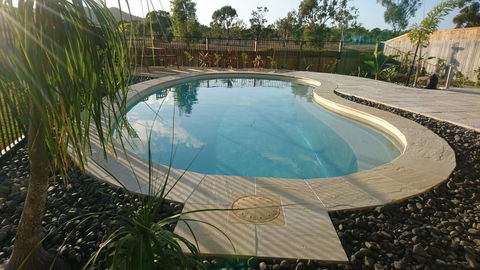 Palm Lakeside Holiday Home - Bowen, Whitsundays, Queensland - New South Wales Tourism  3