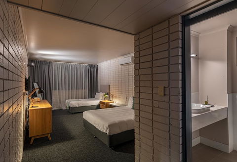 Palms Hotel - New South Wales Tourism  1